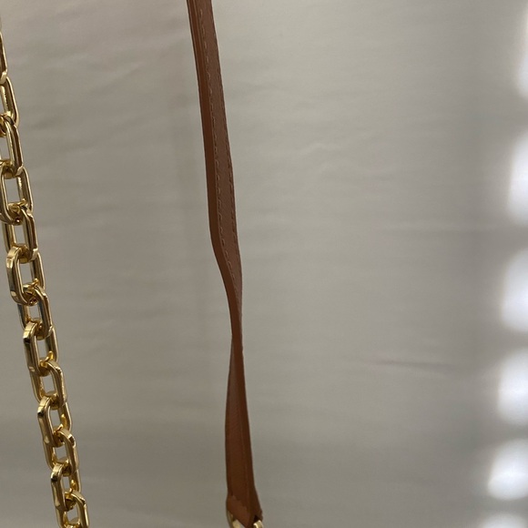 Tory Burch Saffiano Leather Robinson Chain Wallet - Picture 16 of 16